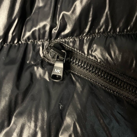 Michael Kors Puffer Jacket with Faux Fur, size S, black - Picture 5 of 9